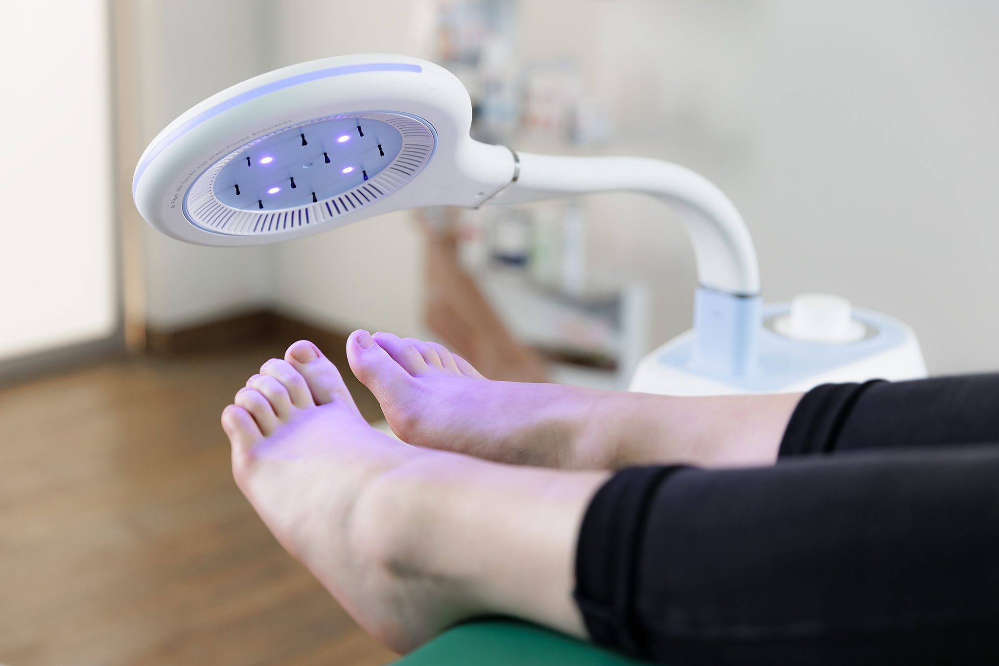 Kaltplasma-Therapie gegen Nagelpilz im Podologikum Heilstätten.